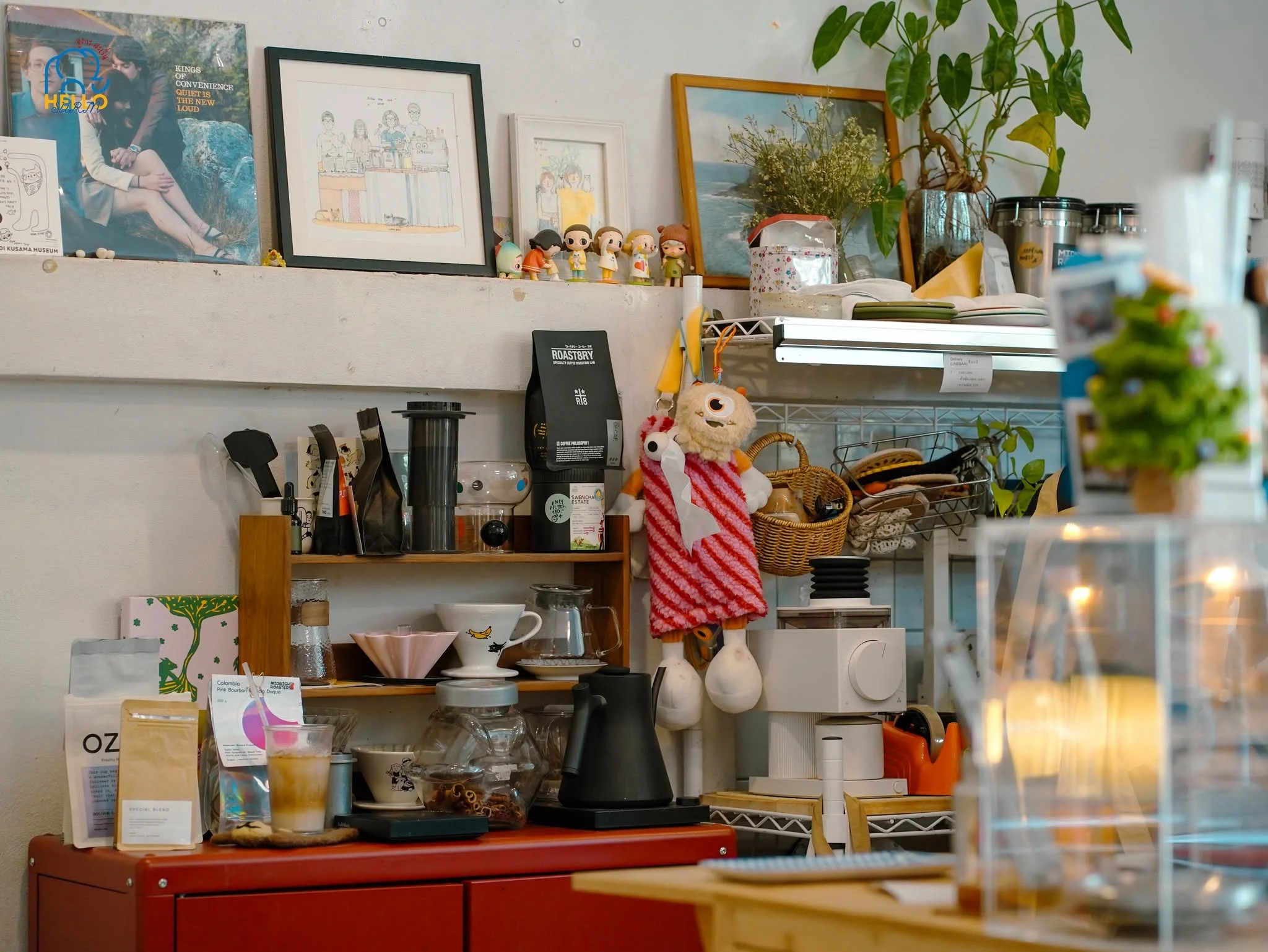 Follow the sun.home cafe-19