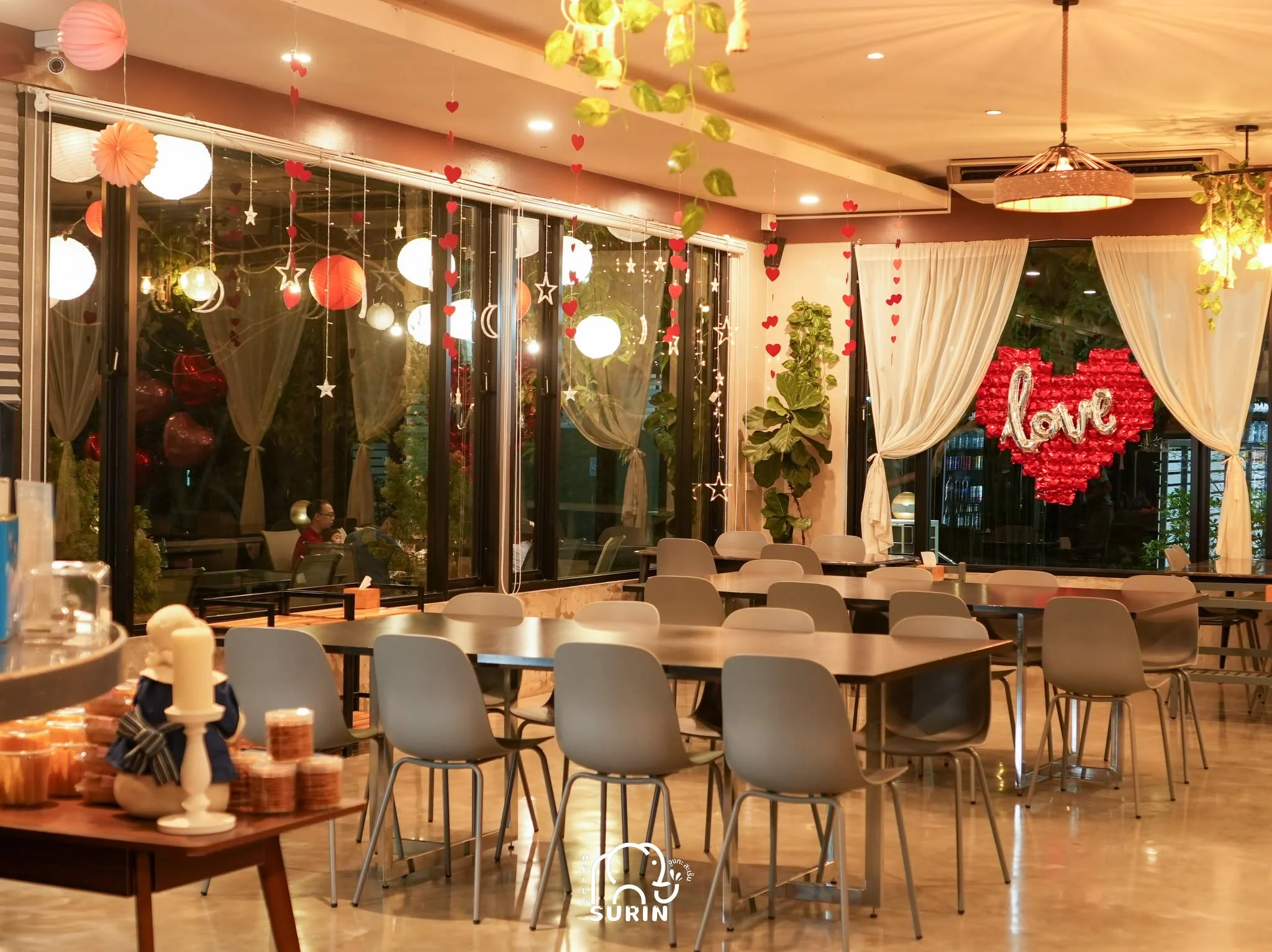 Mozern Restaurant-13
