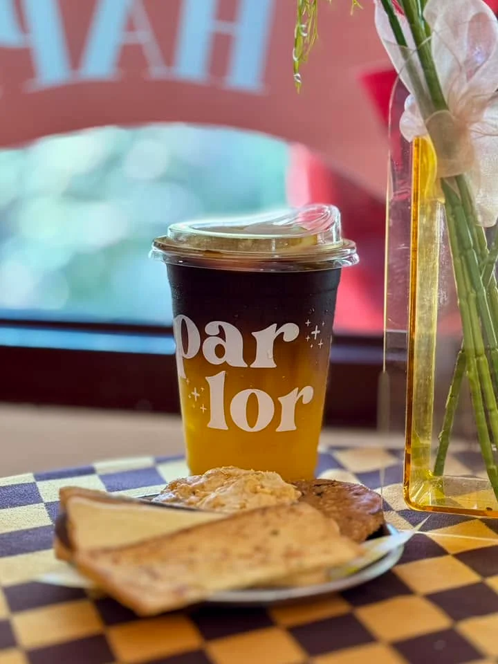 Parlor พาเลอร์ -30