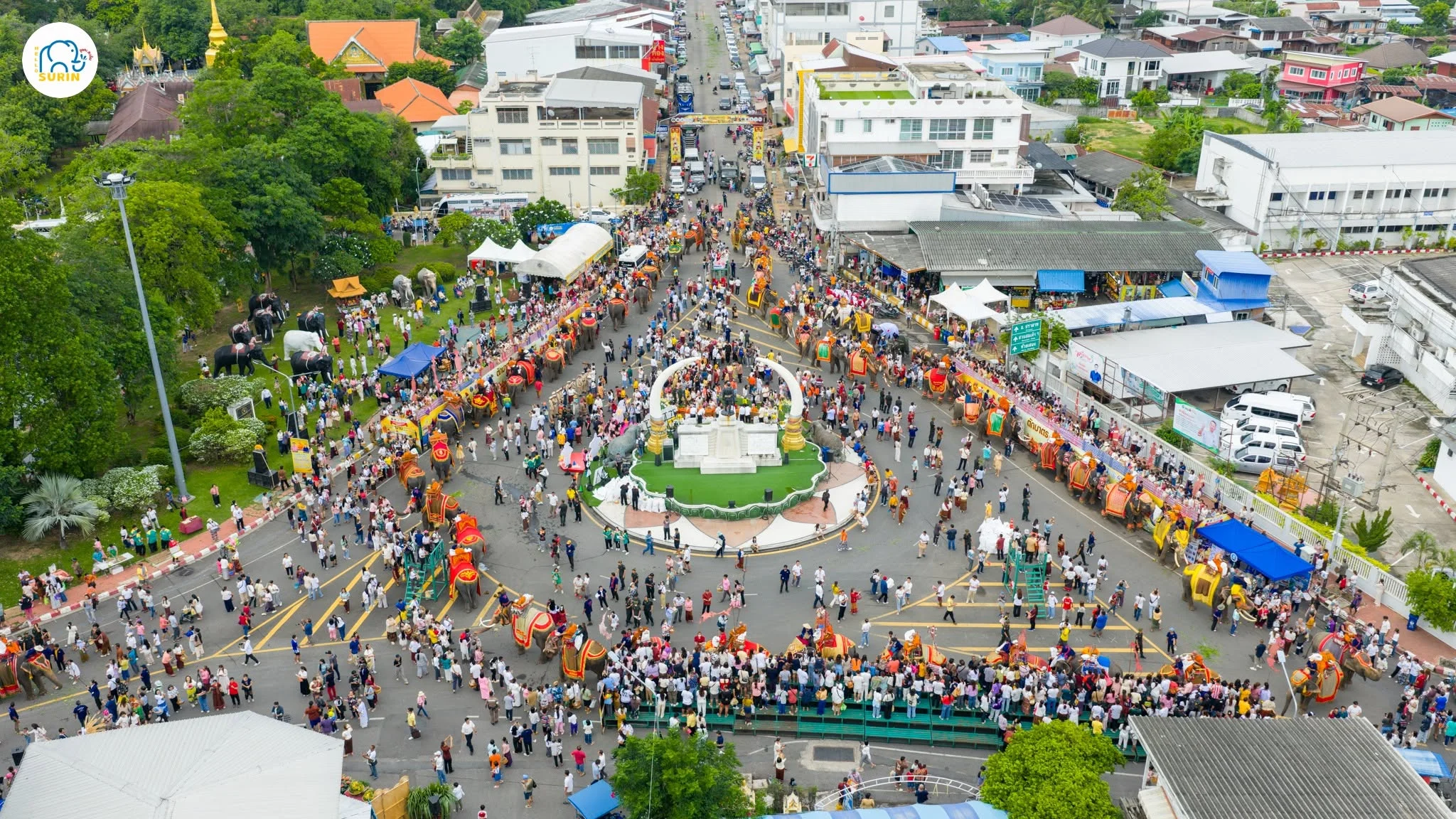 ตักบาตรบนหลังช้าง2568-1