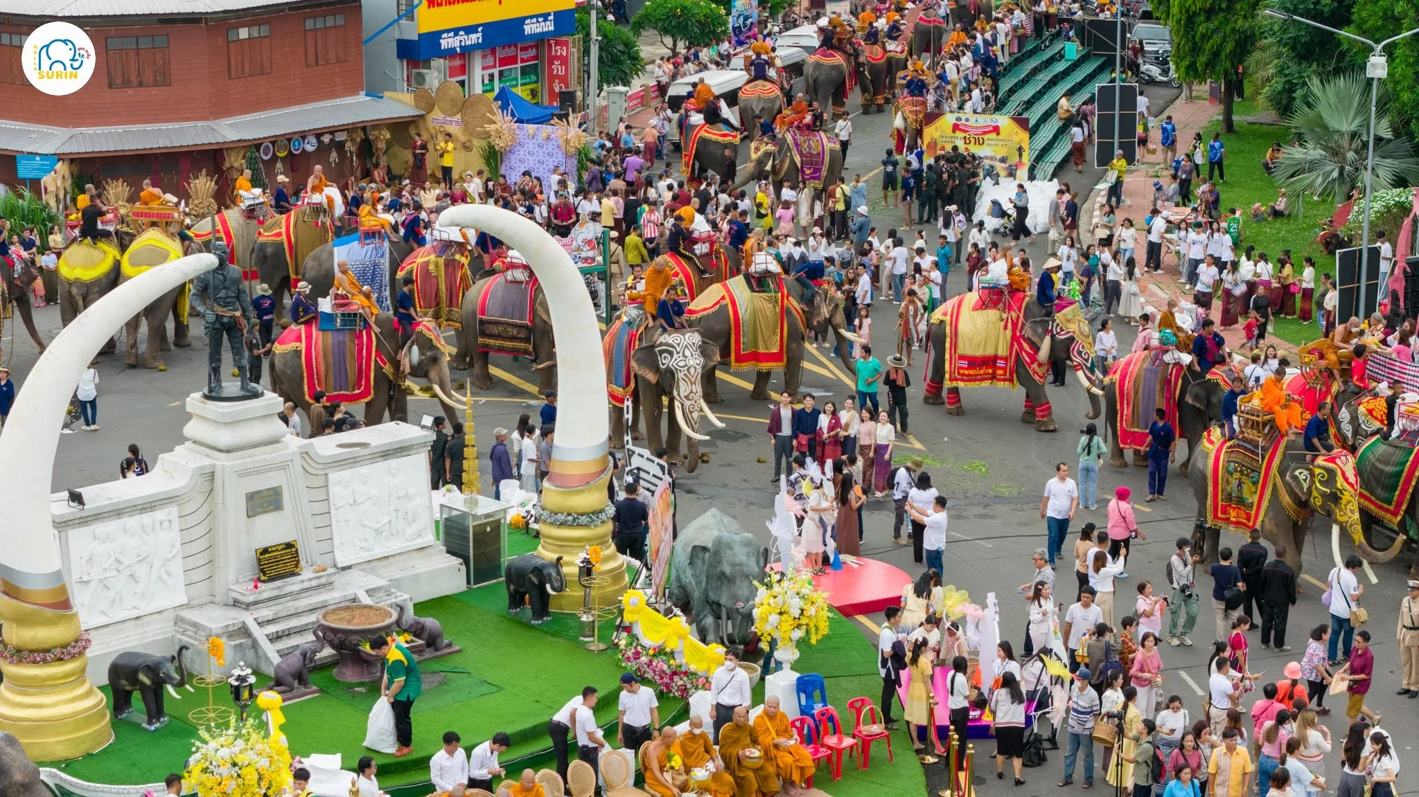 ตักบาตรบนหลังช้าง2568-43