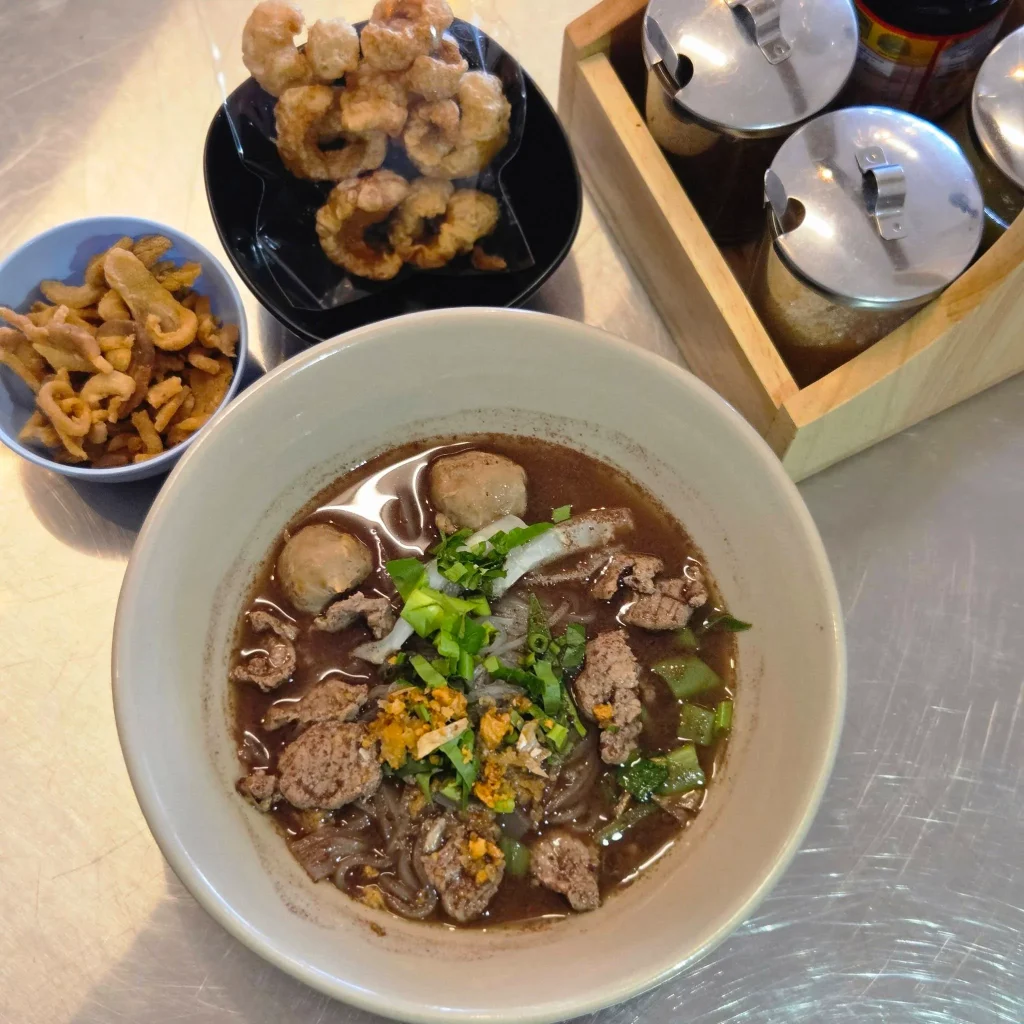 ท่าช้างก๋วยเตี้ยวเรือรสเด็ด-11